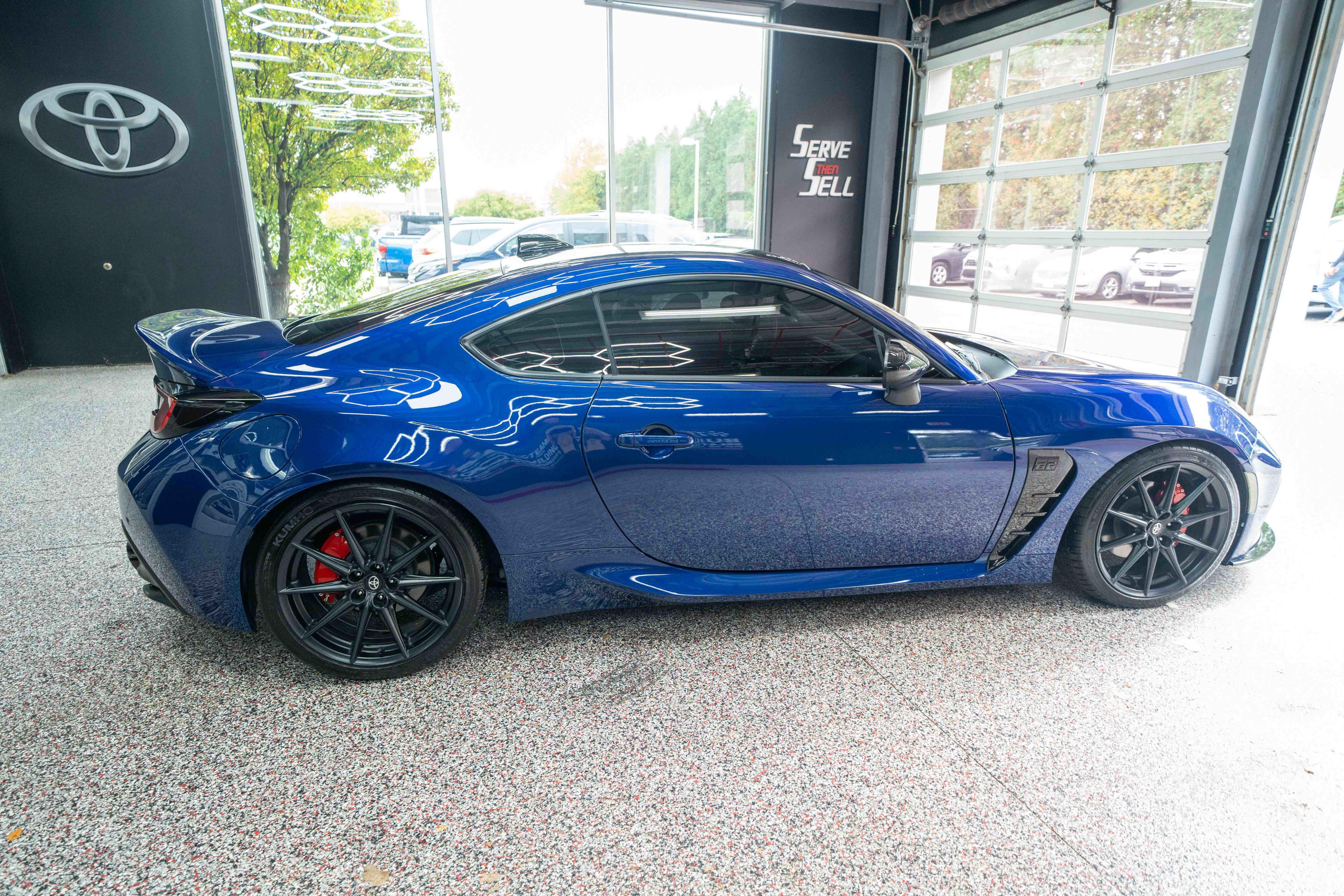 Used 2023 Toyota GR86 Premium w/ ALL Weather Mat Package (TMS) RWD image 4