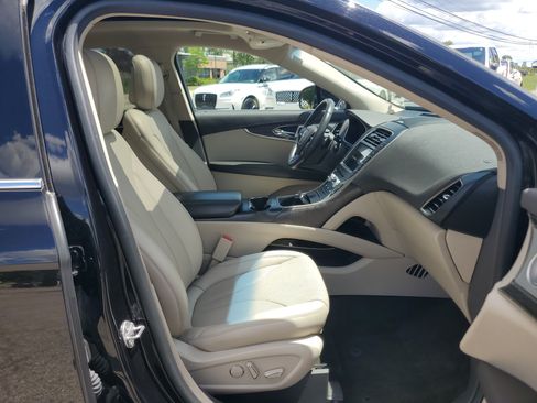Used 2020 Lincoln Nautilus Reserve w/ Equipment Group 202A AWD/4WD image 9