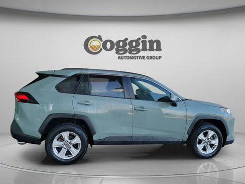 Used 2021 Toyota RAV4 XLE image 4