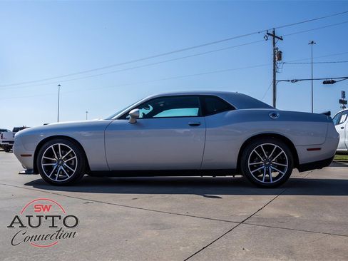 Used 2023 Dodge Challenger GT w/ Plus Package image 6