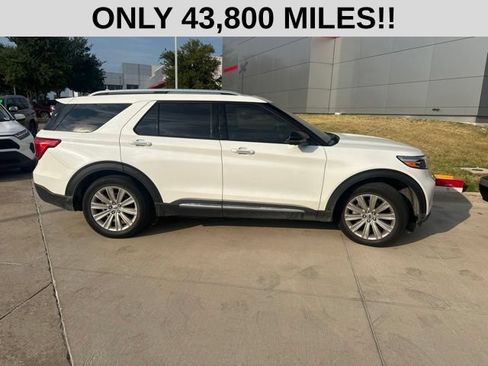 Used 2023 Ford Explorer Limited w/ Limited Technology Package RWD image 2