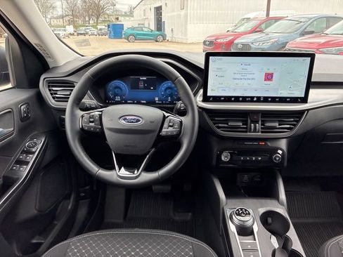 Used 2025 Ford Escape Active w/ Active Premium Tech Pack image 22