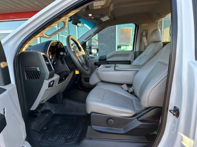Used 2018 Ford F550 4x4 Regular Cab Super Duty image 22