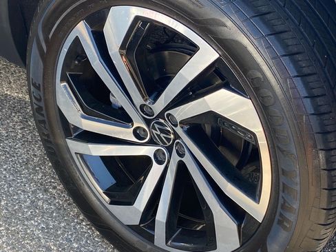 Certified 2023 Volkswagen Atlas SEL image 23