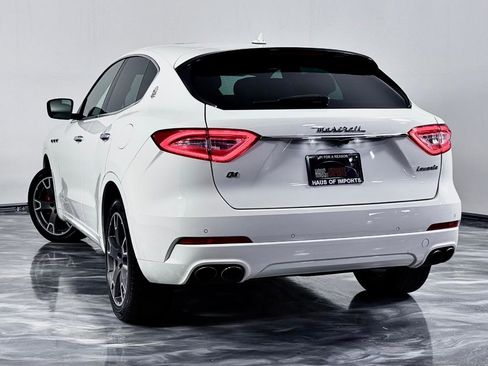 Used 2020 Maserati Levante AWD/4WD image 9