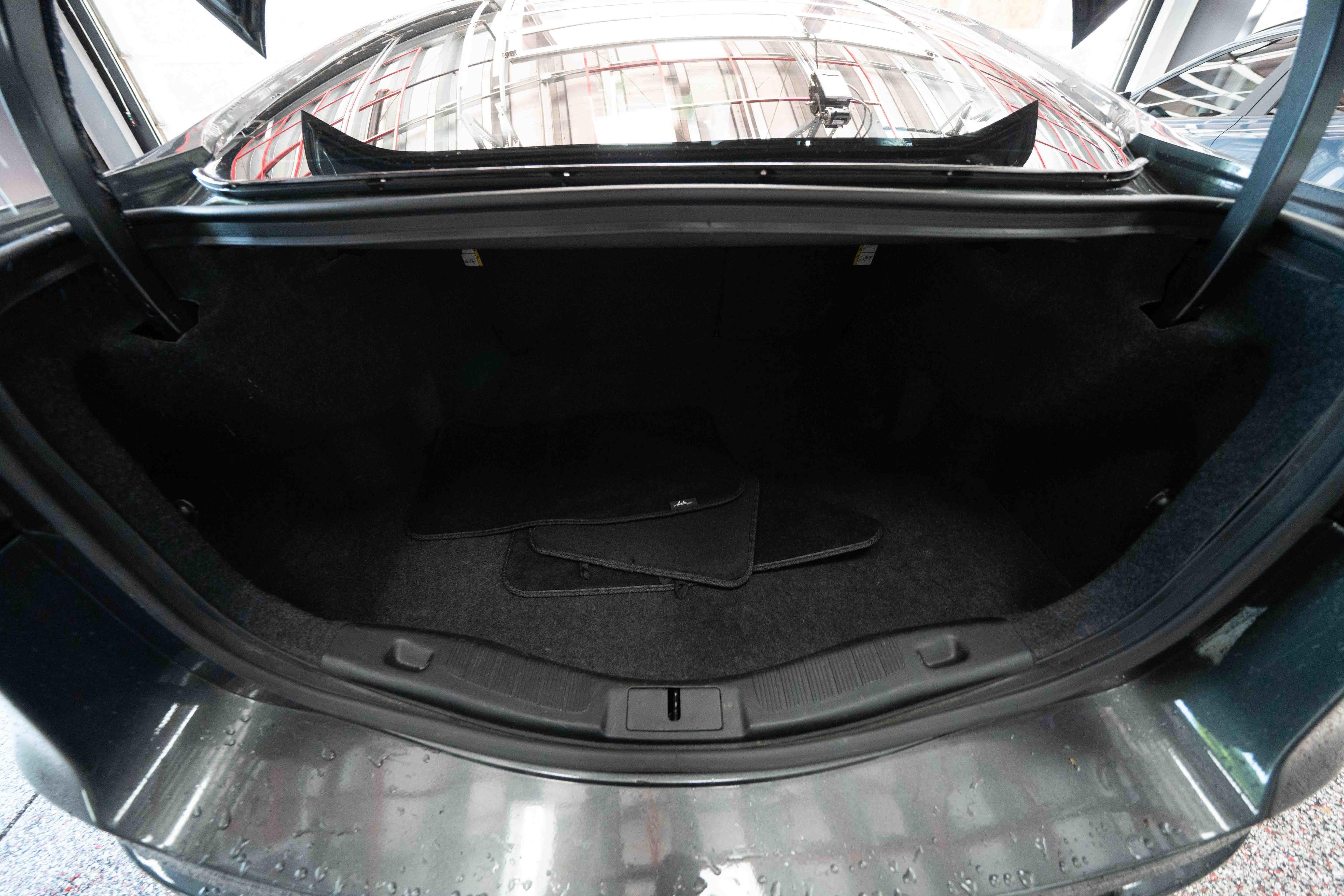 Used 2020 Ford Fusion SE FWD image 27