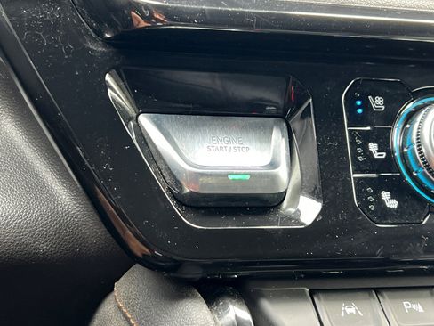 Used 2023 GMC Sierra 1500 AT4 image 22