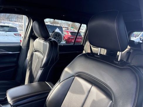 Used 2024 Jeep Grand Cherokee L Limited w/ Luxury Tech Group II image 9