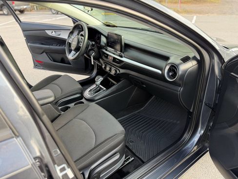 Used 2022 Kia Forte LXS w/ LXS Technology Package FWD image 26