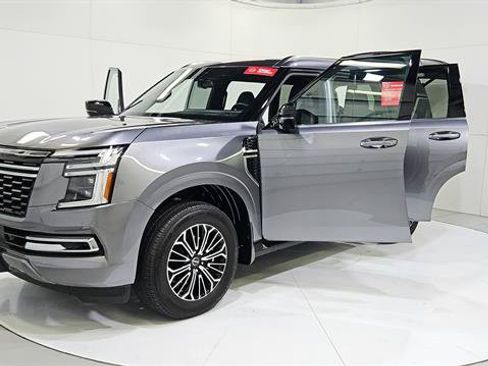 Certified 2025 Nissan Armada SL RWD image 30