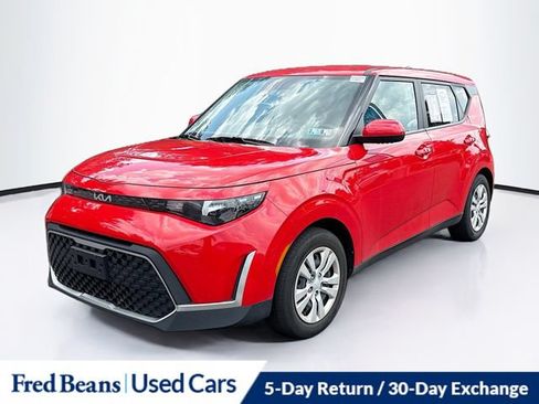Used 2023 Kia Soul LX FWD image 3