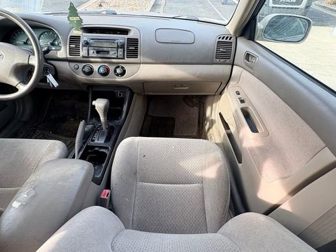 Used 2002 Toyota Camry LE image 9
