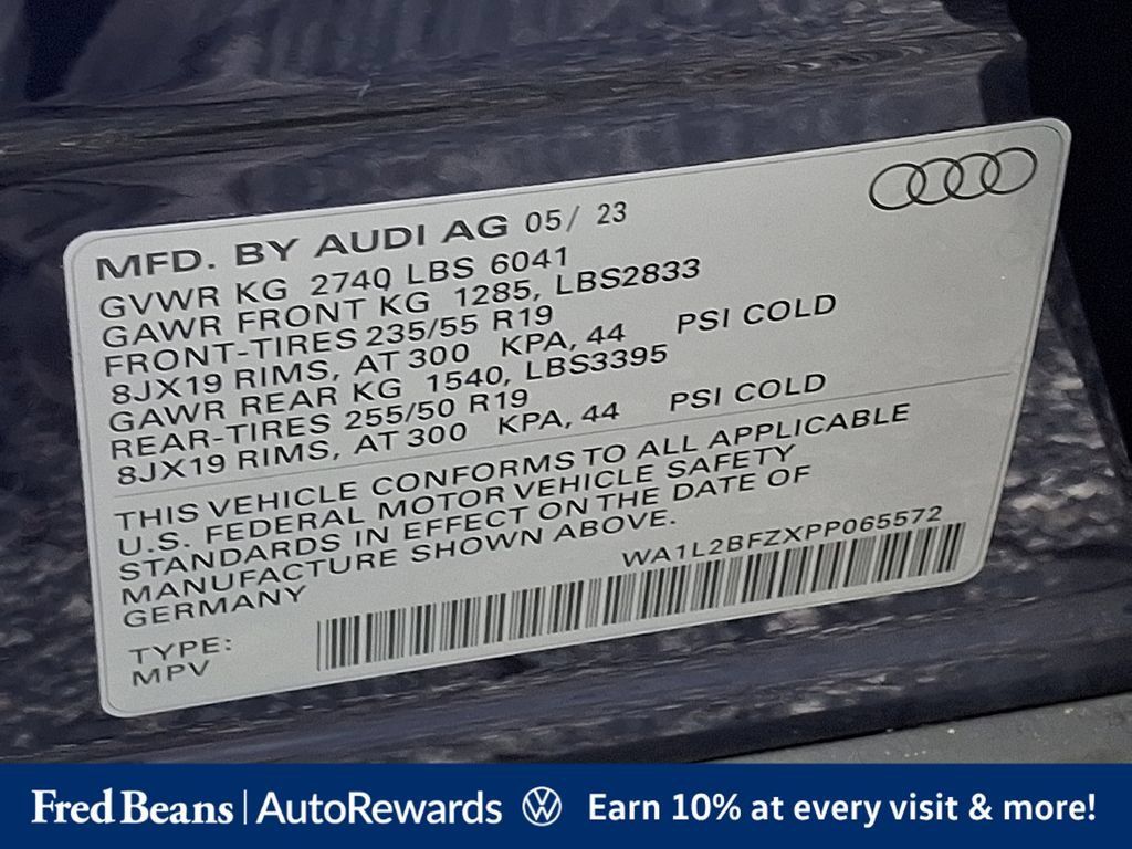 Used 2023 Audi Q4 e-tron Premium Plus w/ Premium Plus AWD/4WD image 32