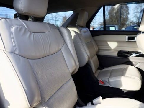 Used 2021 Ford Explorer Platinum w/ Equipment Group 601A image 38