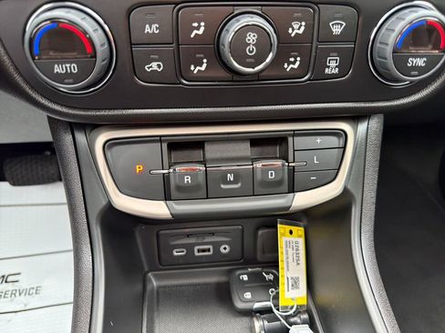 Used 2024 GMC Terrain Denali w/ Denali Premium Package AWD/4WD image 19