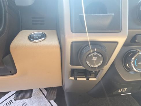 Used 2018 Ford F150 Lariat w/ Trailer Tow Package image 24