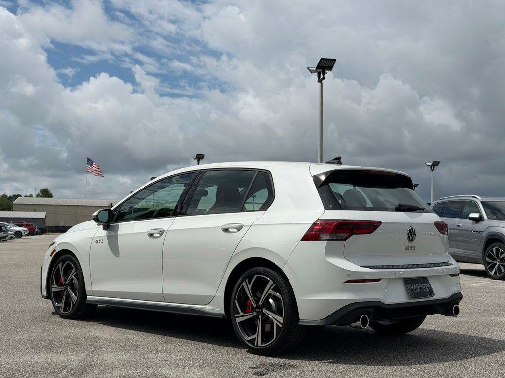 New 2026 Volkswagen GTI SE FWD image 5