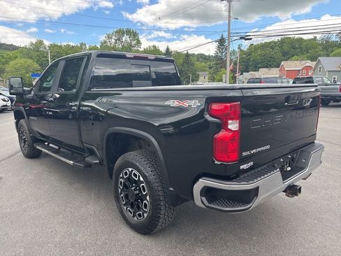 Used 2024 Chevrolet Silverado 2500 LT w/ Convenience Package AWD/4WD image 3
