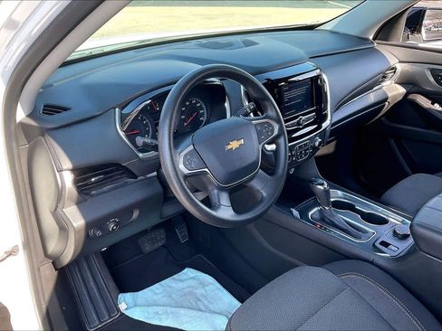 Used 2020 Chevrolet Traverse LS image 17