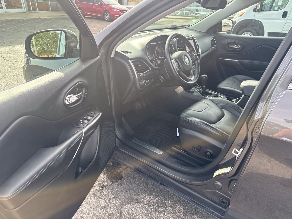 Used 2021 Jeep Cherokee Limited w/ Elite Package AWD/4WD image 14
