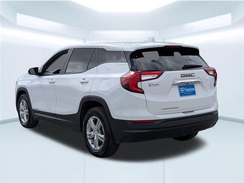 Used 2024 GMC Terrain SLE FWD image 3