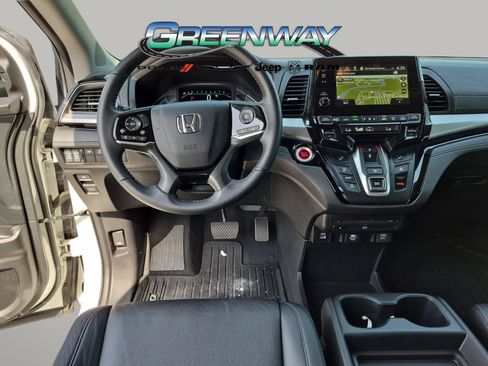 Used 2023 Honda Odyssey Touring image 13