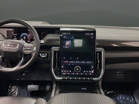 Used 2025 GMC Yukon XL Elevation w/ Elevation Premium Package AWD/4WD image 11