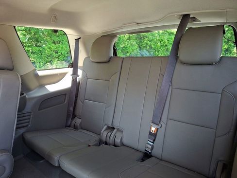 Used 2019 GMC Yukon SLT w/ Premium Edition AWD/4WD image 17