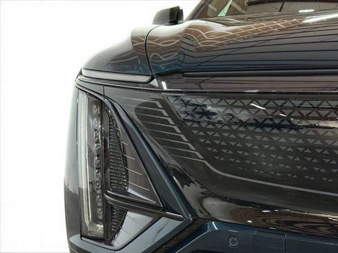 New 2026 Cadillac Lyriq V image 11