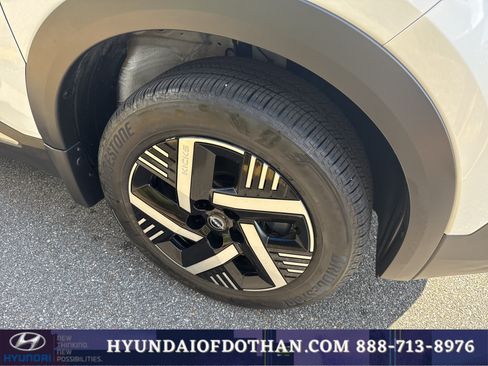 Used 2025 Nissan Kicks SV w/ SV Premium Package FWD image 19