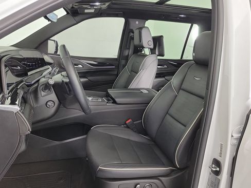 Certified 2024 Cadillac Escalade Sport w/ LPO, ONYX Package AWD/4WD image 18