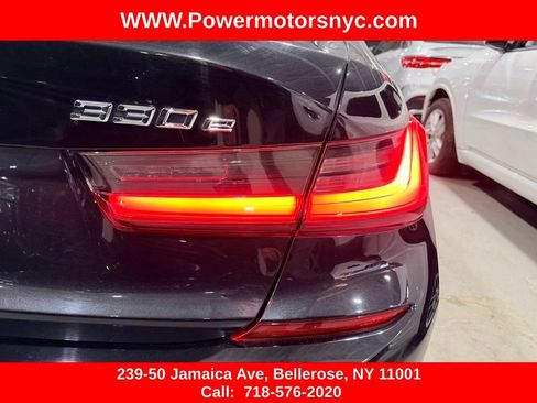 Used 2021 BMW 330e w/ M Sport Package RWD image 13