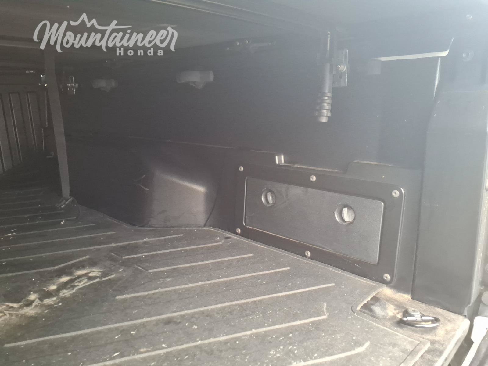 Used 2016 Toyota Tacoma SR5 RWD image 25