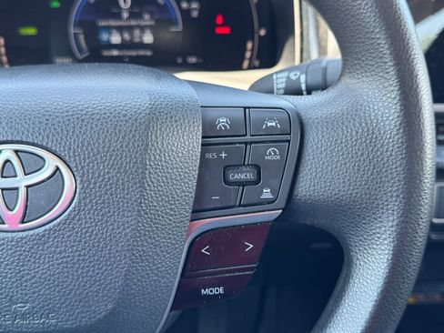 Used 2025 Toyota Camry LE FWD image 23