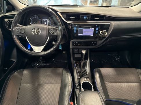 Used 2018 Toyota Corolla SE w/ Body Protection Package FWD image 9