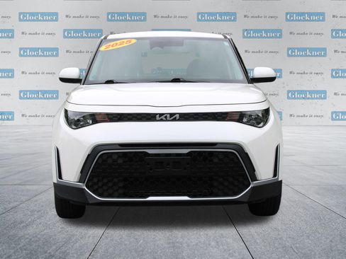 Used 2025 Kia Soul LX FWD image 2