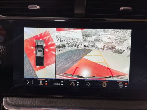 Used 2024 GMC Sierra 3500 Denali w/ Denali Reserve Package image 34