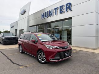 Used 2022 Toyota Sienna Platinum AWD/4WD video 1