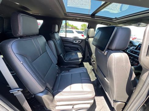 Used 2021 Chevrolet Tahoe RST w/ Luxury Package AWD/4WD image 32