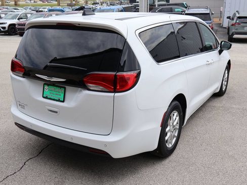 New 2027 Chrysler Pacifica LX FWD image 5