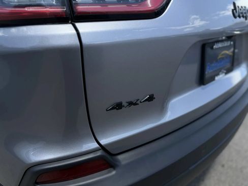 Used 2020 Jeep Cherokee Latitude Plus AWD/4WD image 41