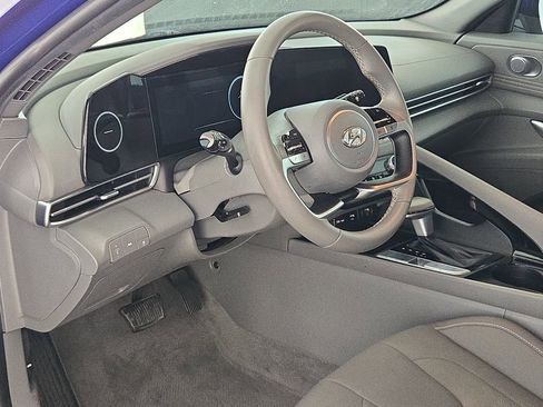 Used 2023 Hyundai Elantra SEL w/ Convenience Package FWD image 16