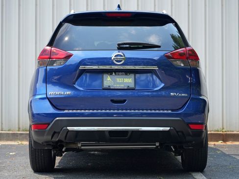 Used 2018 Nissan Rogue SV w/ Premium Package AWD/4WD image 9