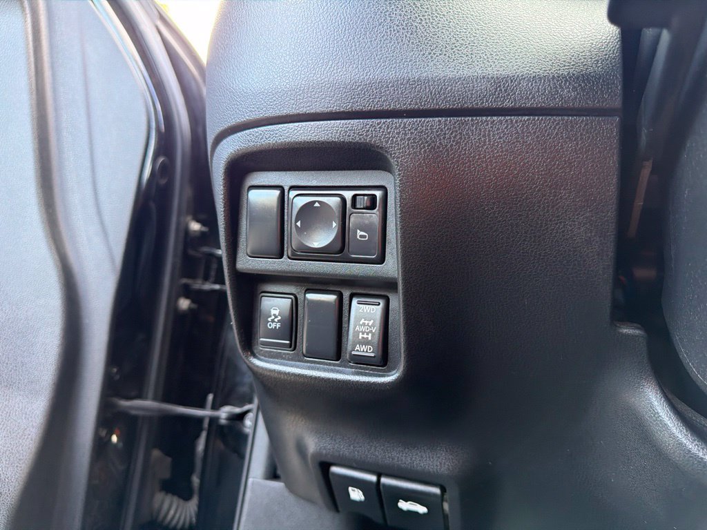 Used 2014 Nissan Juke S AWD/4WD image 27