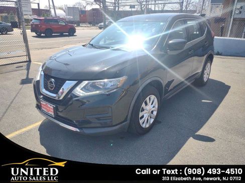 Used 2018 Nissan Rogue S image 3