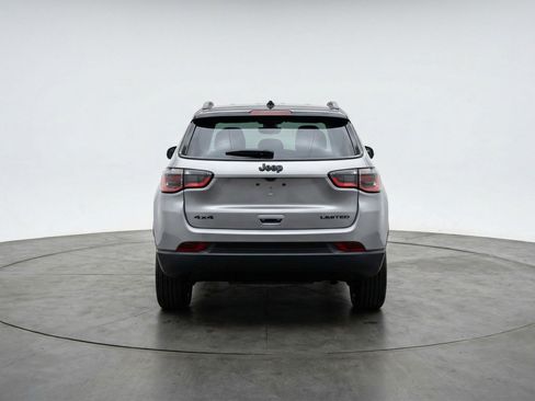 Used 2025 Jeep Compass Trailhawk image 7