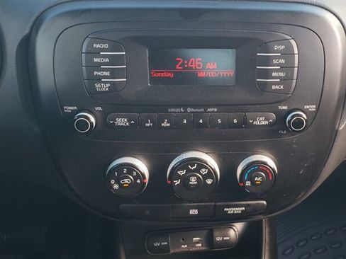 Used 2015 Kia Soul FWD image 11