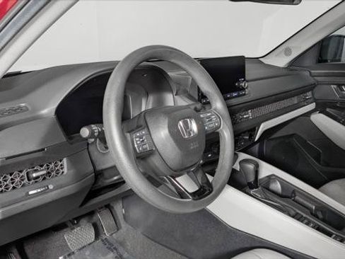 Used 2025 Honda Accord SE image 27