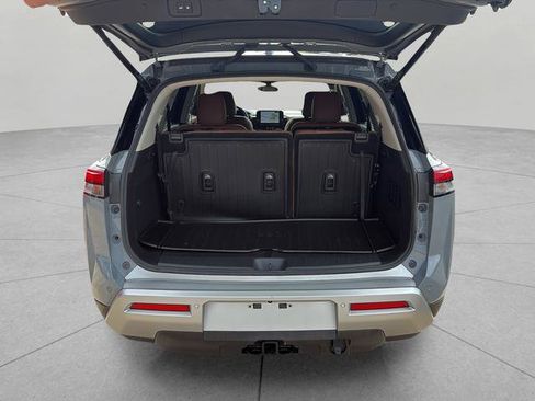 Certified 2025 Nissan Pathfinder Platinum AWD/4WD image 31