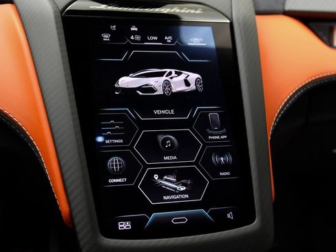 Used 2025 Lamborghini Revuelto AWD/4WD image 36